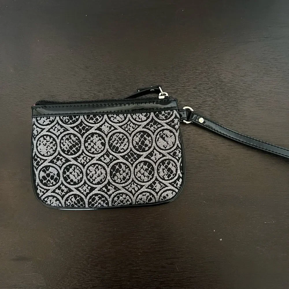 Nine West Black Gray Wristlet Zip Pouch Wallet Clutch Small Purse Strap